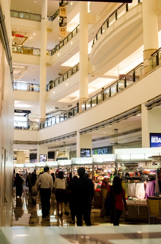 Upmarket malls are very easy to find with many high-end boutiques too.