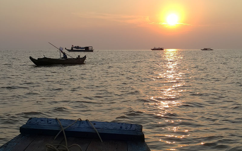 Sunset-at-tonlesap