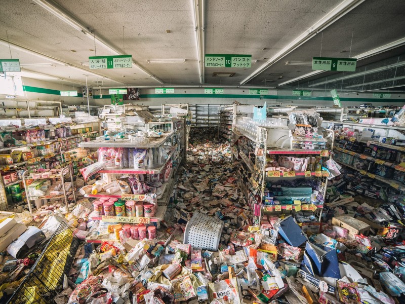"A lot of wild animal came into the mall to look for food because some owners abandoned their animal when the tsunami hit back in 2011" (Pic credit: Keow Lee Loong Photography)