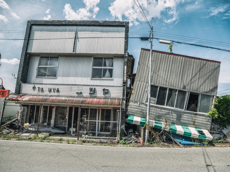 "Buildings destroyed due to the earthquake" (Pic credit: Keow Lee Loong Photography)