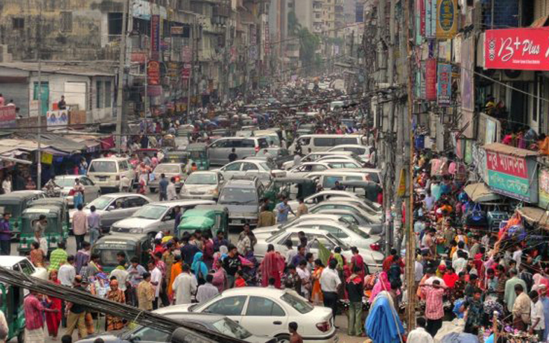 Dhaka (Bangladesh) traffic has been called one of the 7 wonders of the modern world. (Pic credit: joiseyshowaa/flickr)