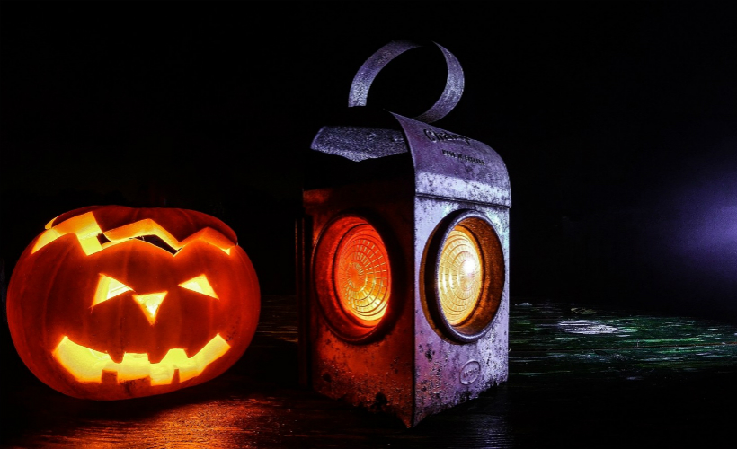 halloween-lantern-and-pumpkin