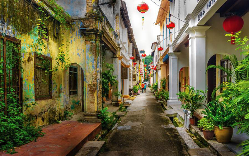 Perak’s capital Ipoh mixes graceful colonial architecture with funky cafes and boutique hotels (Photo credit: simonlong / Getty Images)