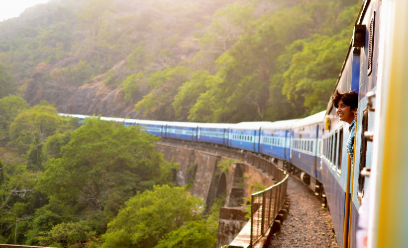 train-in-mountains