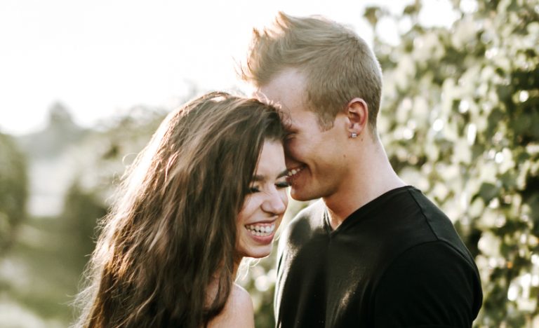 Do Women Fall In Love While Travelling?