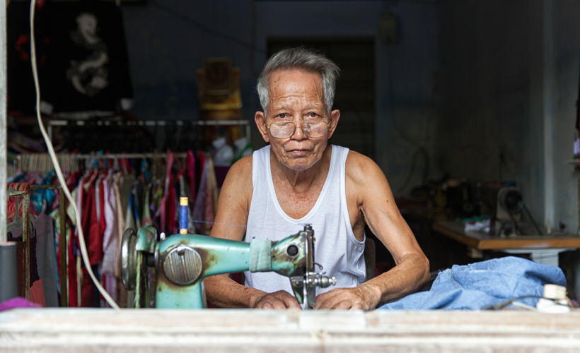 Tailor in Hoi An (Photo Credit: Flickr/Espinozr)