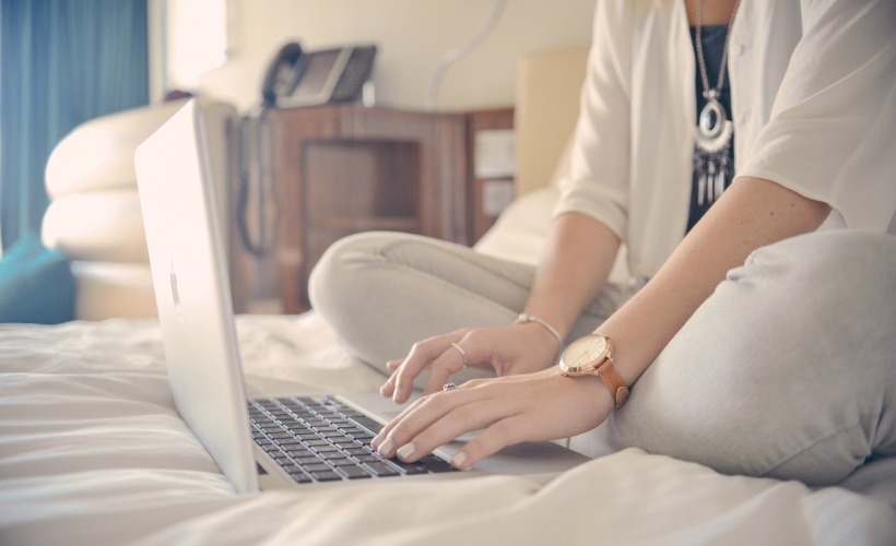 person-woman-apple-hotel