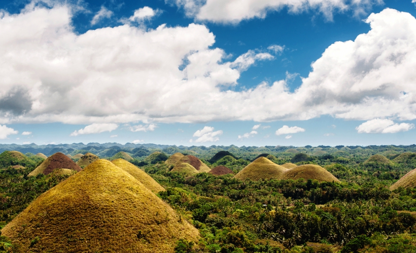 The uniquely-shaped Chocolate Hills of Bohol. (Photo Credit: Traveloka)