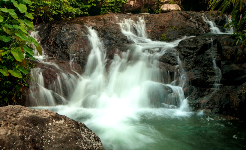 Kaeng Nyui waterfall in Vang Vieng, North Laos (Photo Credit: Tidarat Khanom)