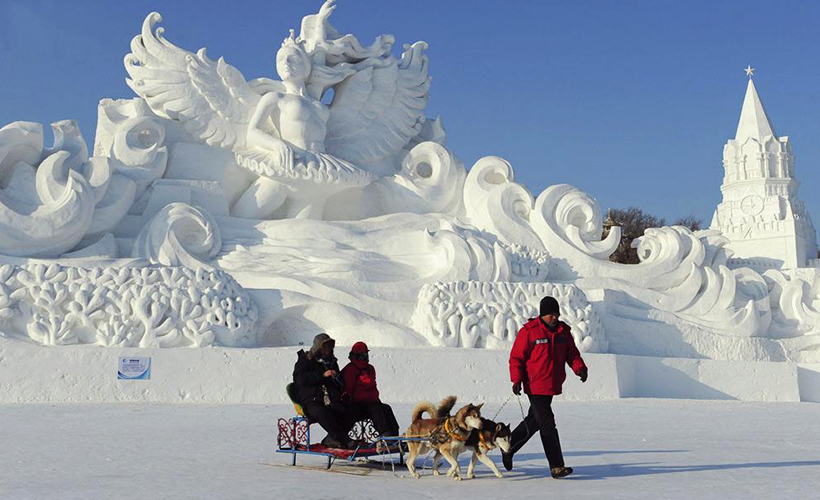 Visitors are free to walk around Sun Island Park, where the snow sculpture festival is held, or hire a dog sled for quick sightseeing. https://www.visitourchina.com/harbin/attraction/harbin-ice-festival.html 