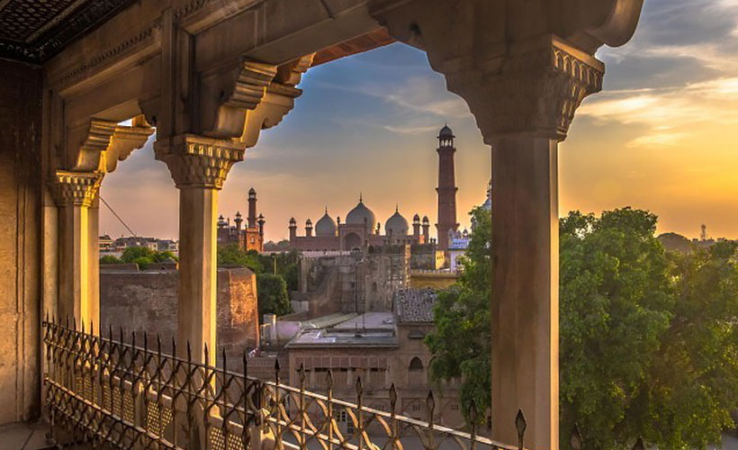 Badshahi_Mosque_View_From_Lahore_Fort