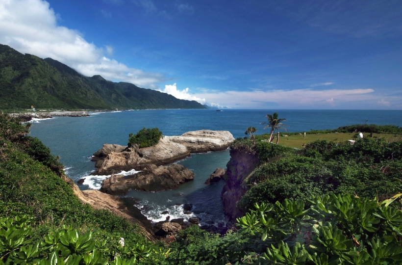 Scenic views of Hualien, Taiwan, captured as part of Let's Bike Taiwan 2009 campaign. (Photo Credit: Wiki Commons)