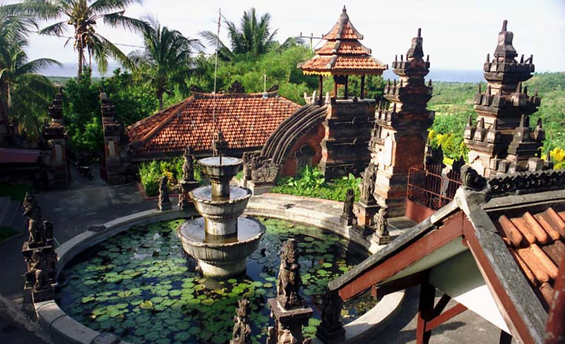 Brahma Vihara Ashrama Buddhist Monastery in Bali. (Photo Credit: Flickr / Ole Holbech)