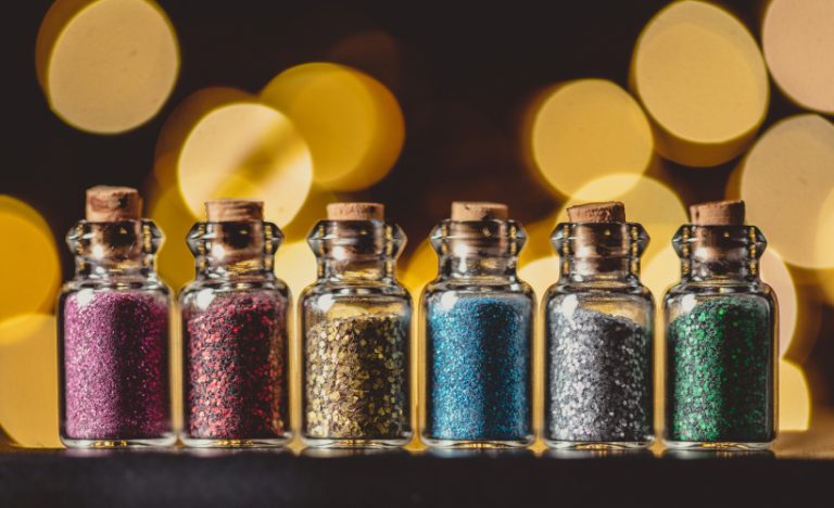 9 Very Useful Beauty Christmas Gifts For Women Travellers