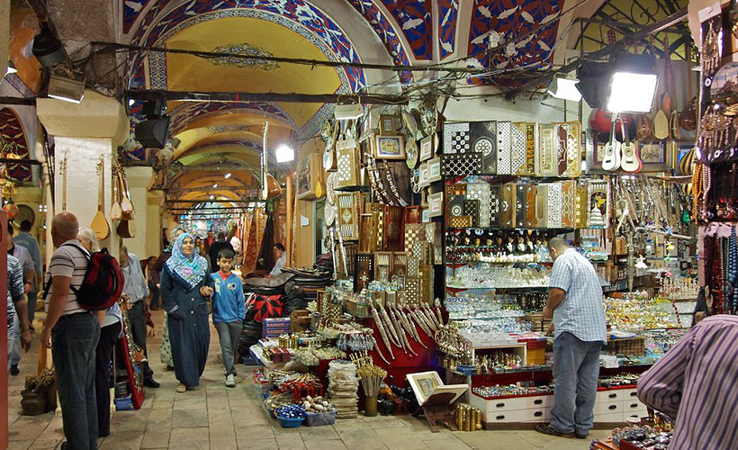 Grand Bazaar Guide : Orientation, Bargaining, Shopping, Eating