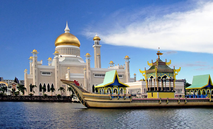 brunei female travel