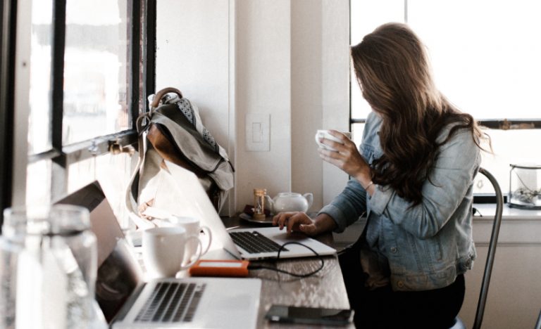 15 Travel Bloggers You Should Already Be Following
