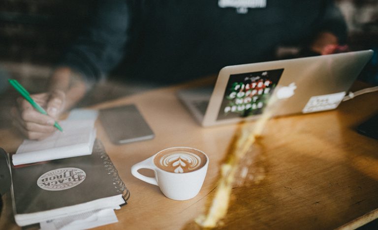 5 Ways To Stay Productive While Travelling