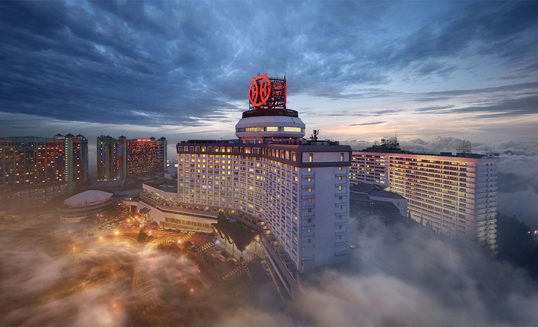 A self-proclaimed City of Entertainment, Resorts World Genting attracts millions of visitors a year while boasting over 10,000 rooms, over 50 fun rides, 170 dining and shopping outlets, shows, business convention facilities, and entertainment options.