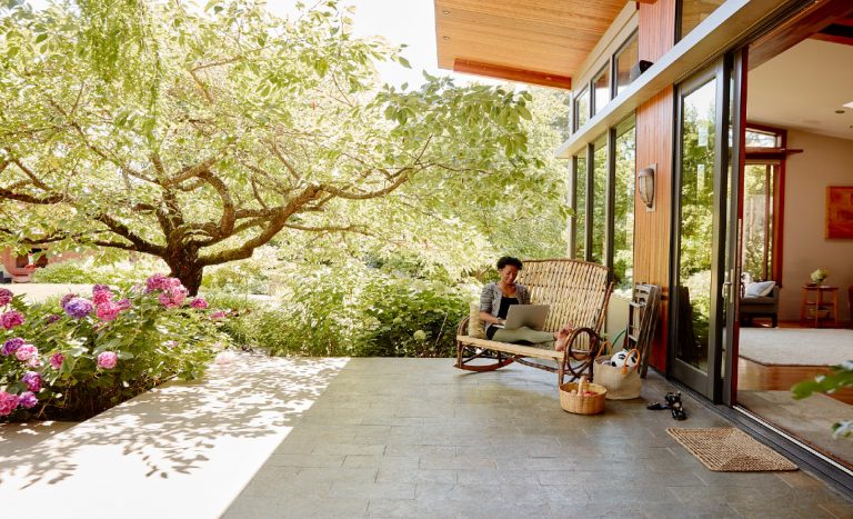 Live Anywhere On Airbnb For a Year For Free!
