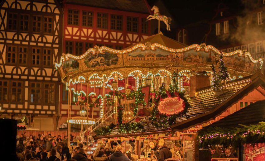 2. Frankfurt: Christmas Market Visit and Traditional German Christmas Dinner