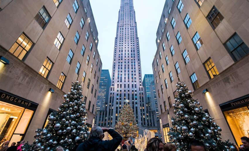 3. New York: New York Christmas Tour