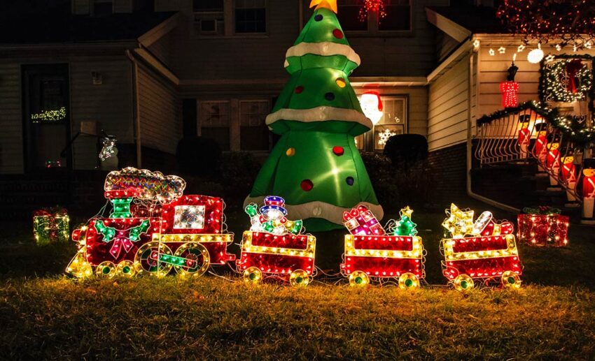 8. New York: Christmas Lights in Dyker Heights Brooklyn
