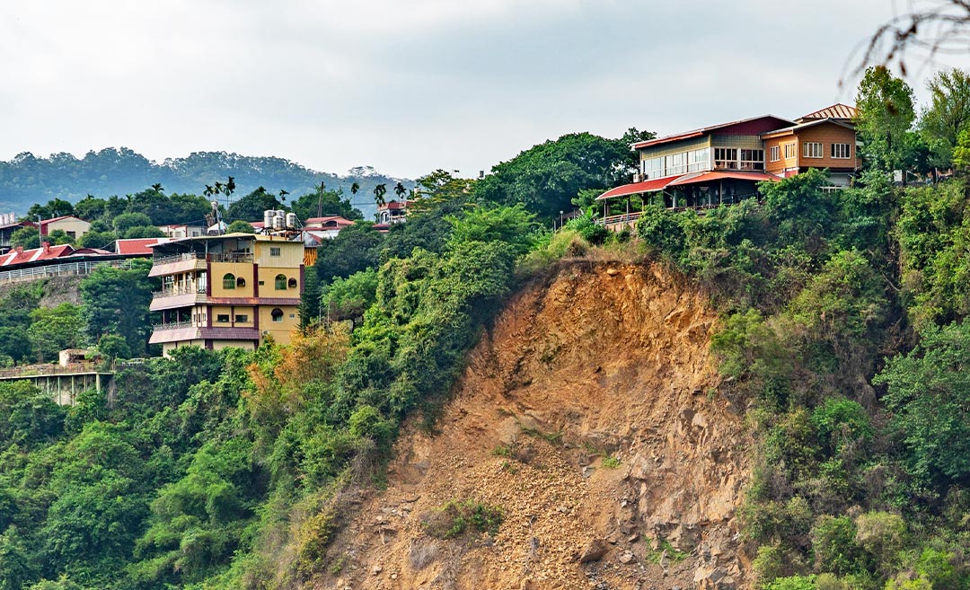 Safety Tips: Ways To Stay Safe During A Landslide - Zafigo