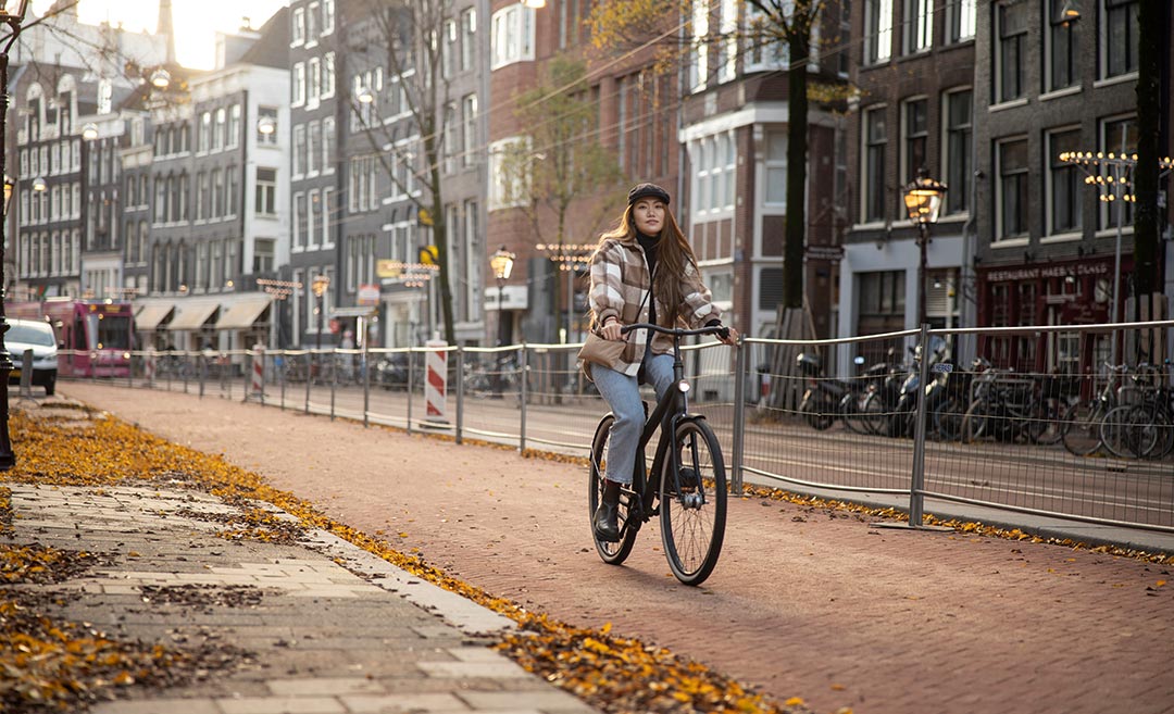 Navigating Dutch Cycling Culture: The Dos and Don'ts You Need To Know