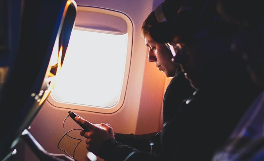 Long-haul flights can take a toll on flyers, but what if there’s in-flight Wi-Fi? Here are some benefits of having data connection on a plane.