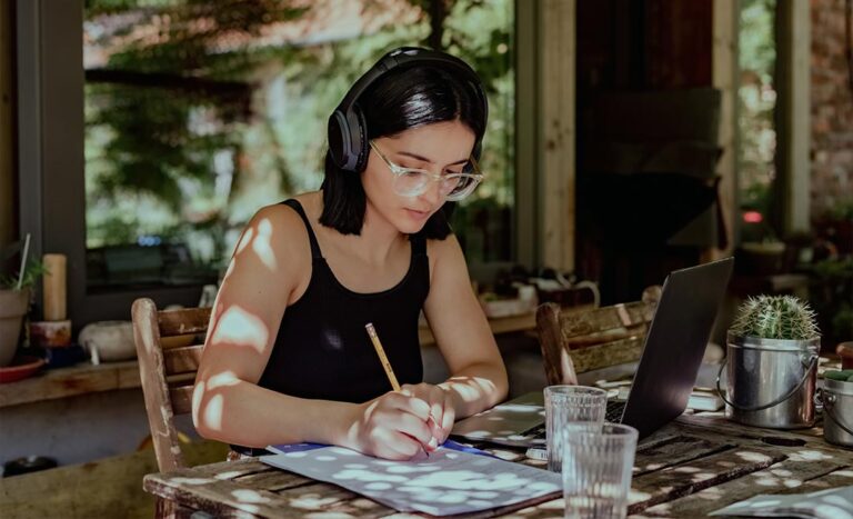 Creative Retreats: 4 Ways To Plan A Productive Artistic Getaway